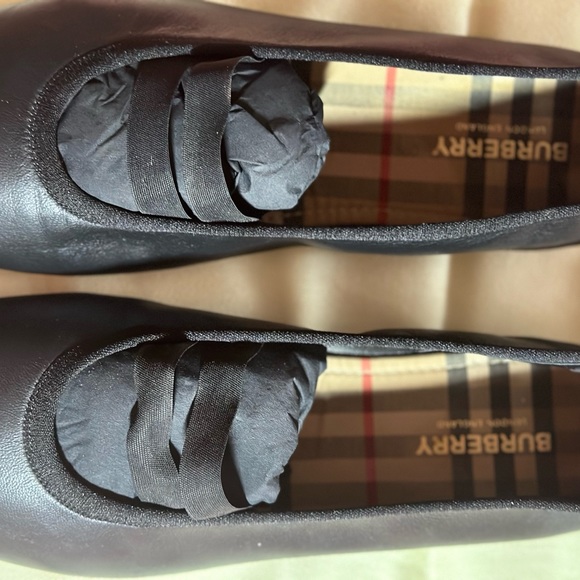 Authentic Burberry ballerina flats gently used. - Picture 11 of 12